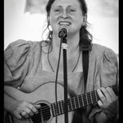 Marianne Wynen als Singer Songwriter